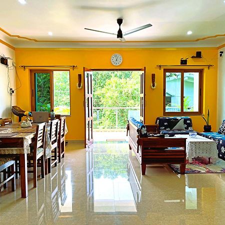 Happy Moon Homestay Aldona Eksteriør billede